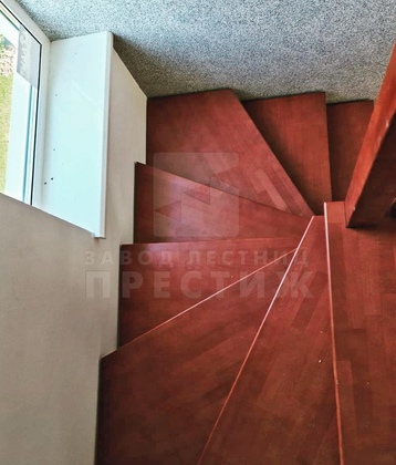 Деревянная лестница на металлокаркасе ЛС-2226 - фото 5