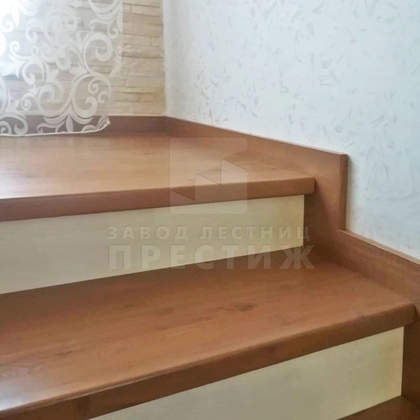 Классическая двухцветная лестница из сосны ЛС-1392 - фото 7